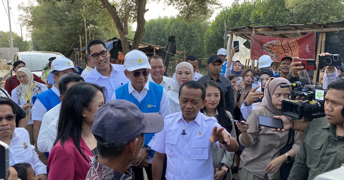 Menko Bahlil Minta Rumah Belum Berlistrik di Karawang Segera Didata, Gratis!