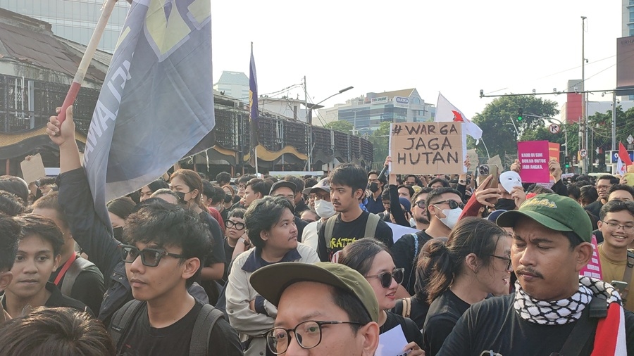 Gugat Pemerintah, Mahasiswa dan Masyarakat Tutup Jalan Sekitar Tugu Tani