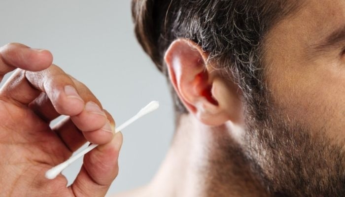 Benarkah Memasukkan Sesuatu ke Telinga Bisa Membatalkan Puasa? Ini Faktanya