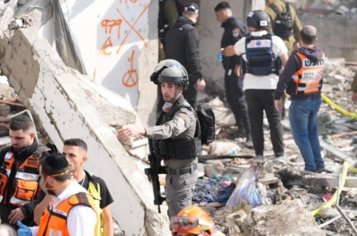 Rudal Iran Hantam Permukiman Israel, 9 Tewas dan Puluhan Luka