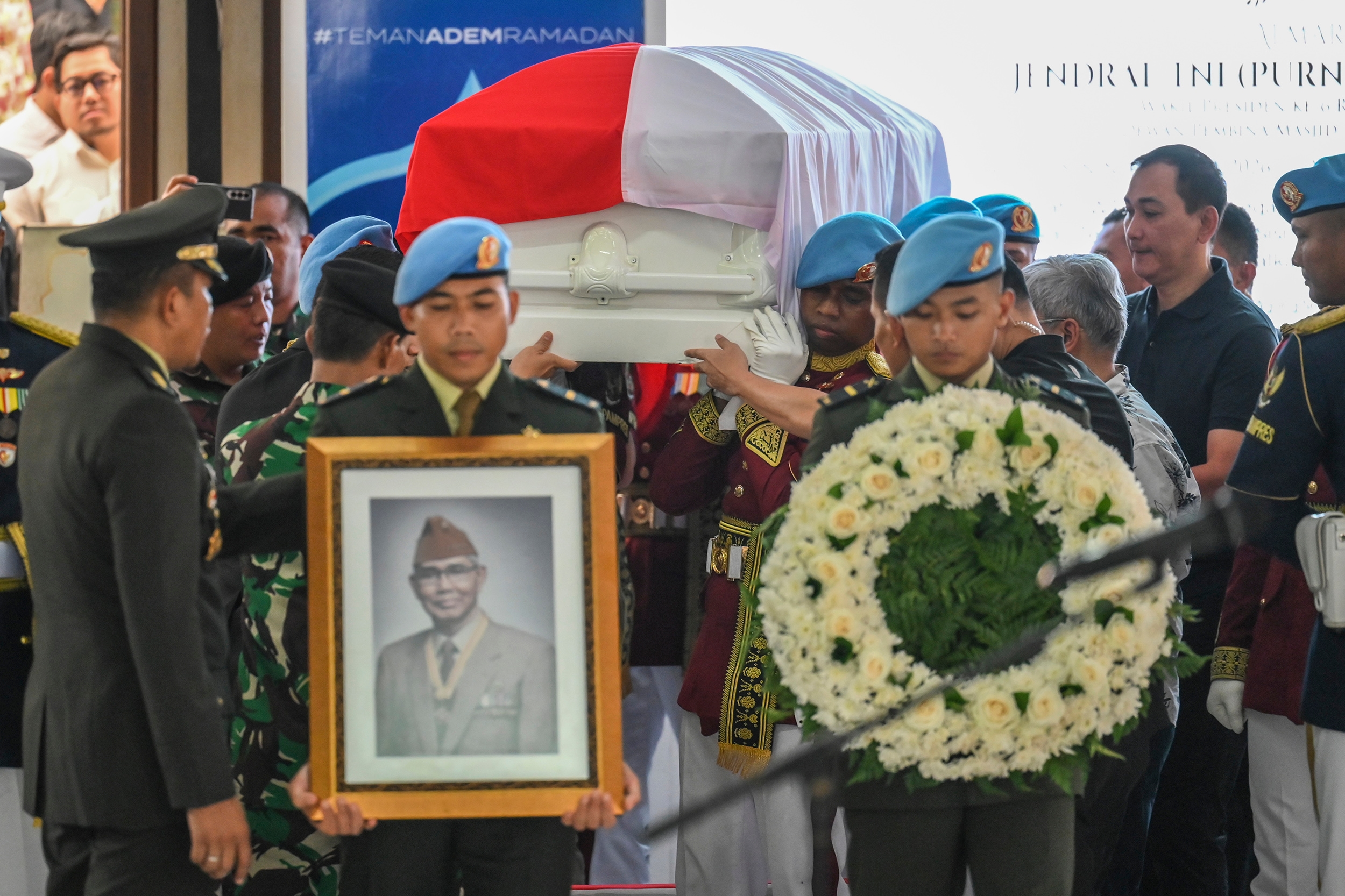 Di Masjid Sunda Kelapa, JK Kenang Dedikasi dan Keteladanan Try Sutrisno