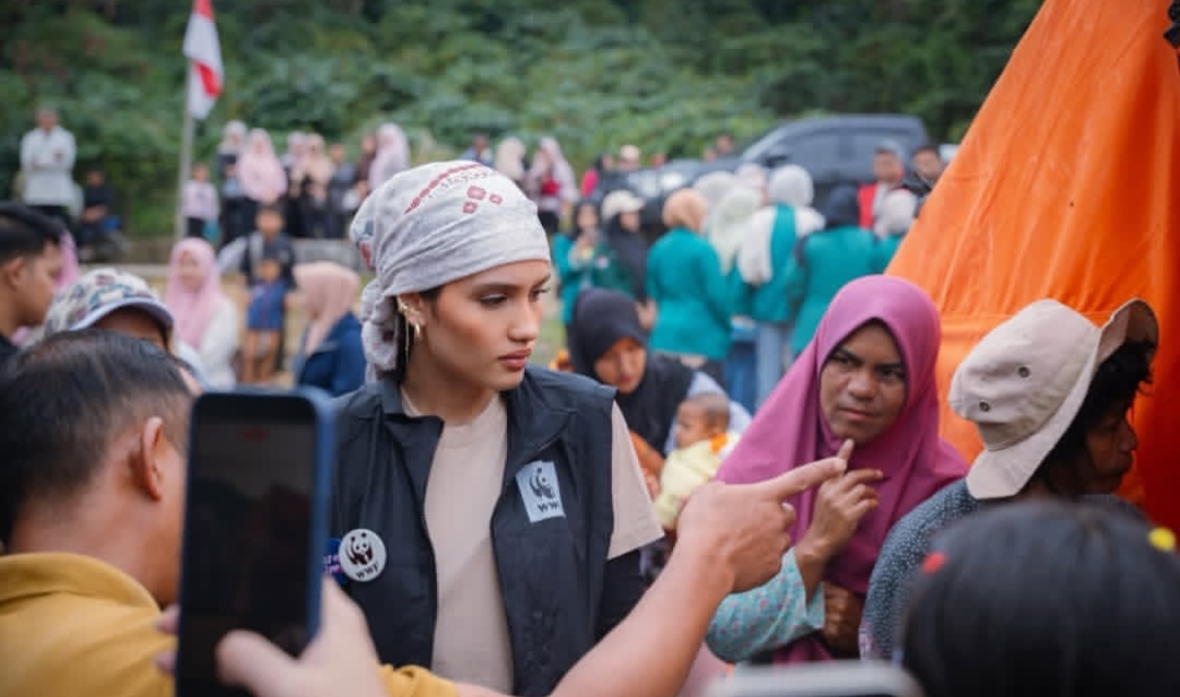 ​Misi Kemanusiaan di Aceh, Cinta Laura Gandeng Luna Maya Galang Dana Rehabilitasi Desa
