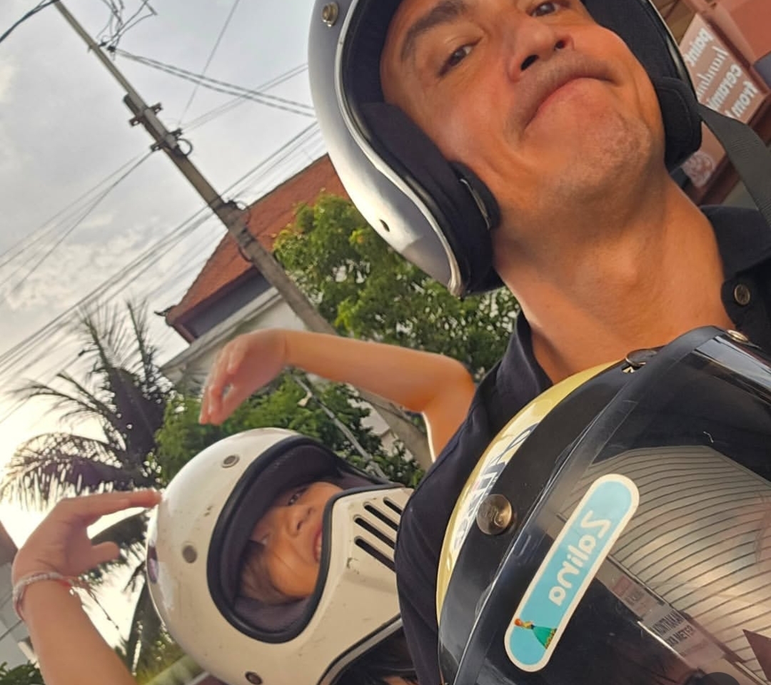 ​Cari Ketenangan di Akhir Ramadan, Hamish Daud Tetap Berangkat Umrah Meski Timur Tengah Memanas