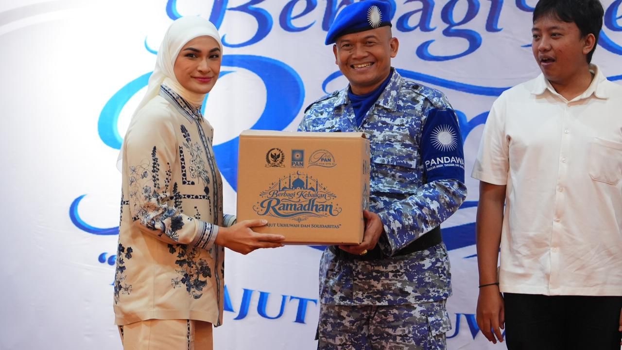 PAN Bagikan 1.100 Paket Sembako di DPR, Siapkan Program Mudik Gratis untuk 3.000 Orang