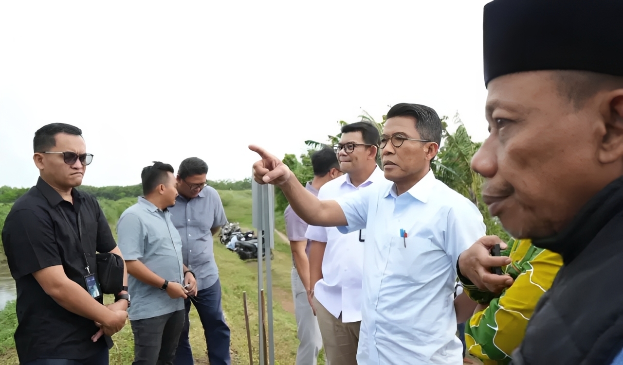 Misbakhun Tinjau Proyek Tanggul Tambak 3,1 Km di Pasuruan