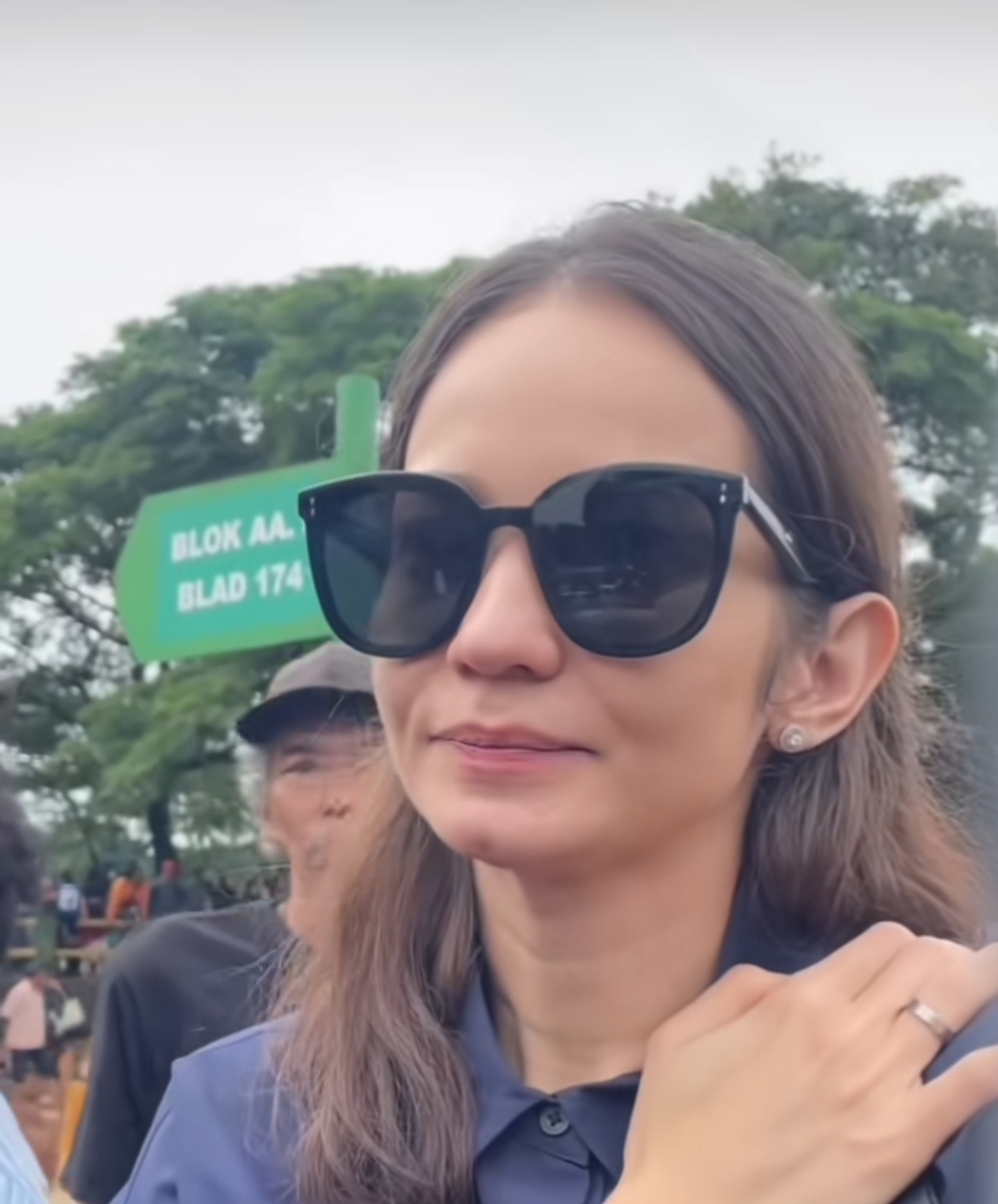 Momen Haru Perpisahan Enzy Storia dengan Vidi Aldiano