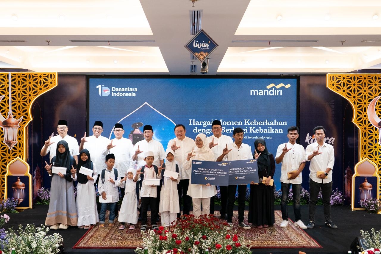 Berbagi Kebaikan dengan Masyarakat di Jawa Timur, Bank Mandiri Gelar Buka Puasa, Santunan, dan Program Khitanan