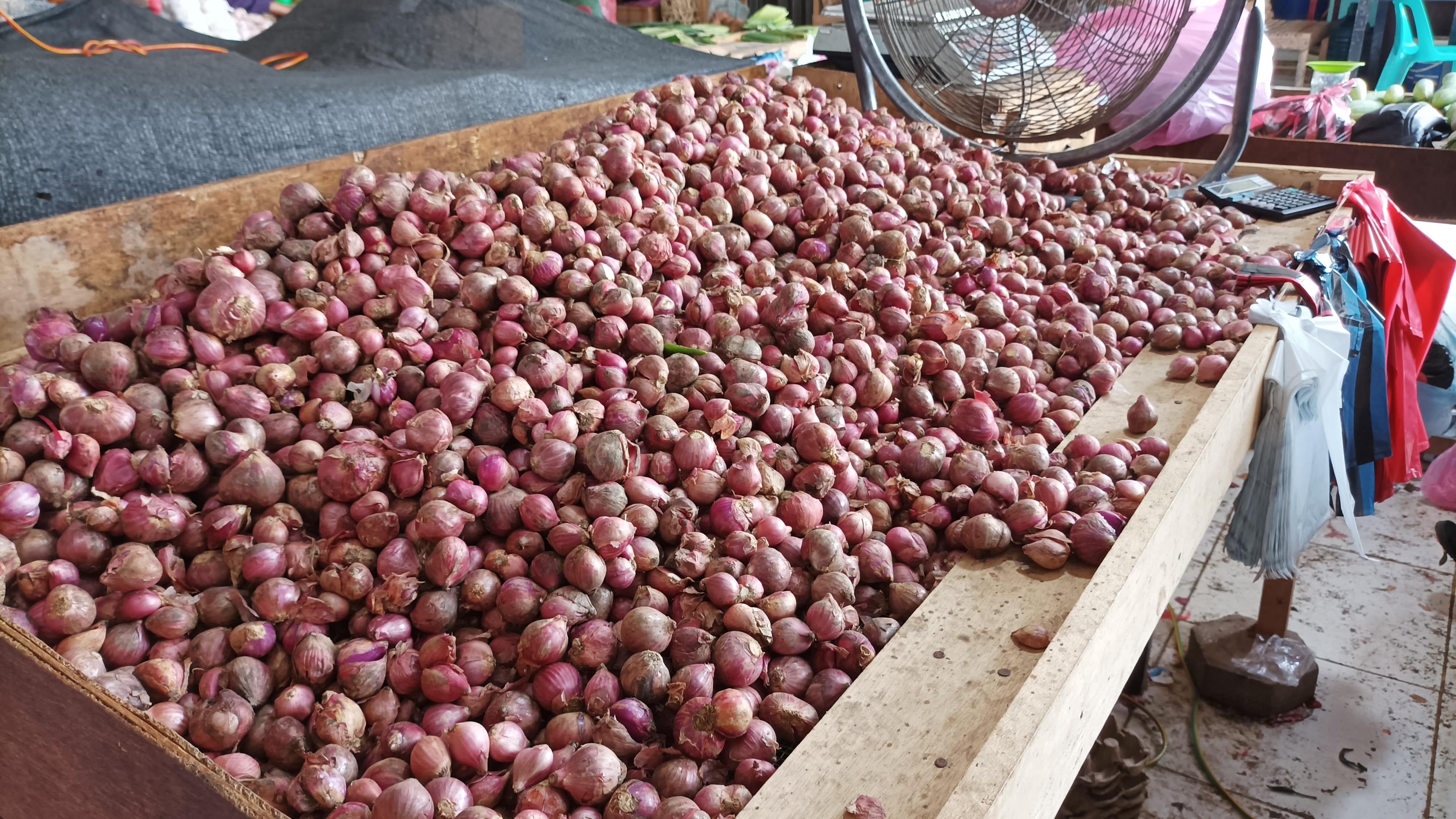 Sering Menangis Saat Memotong Bawang? Ini Penyebabnya