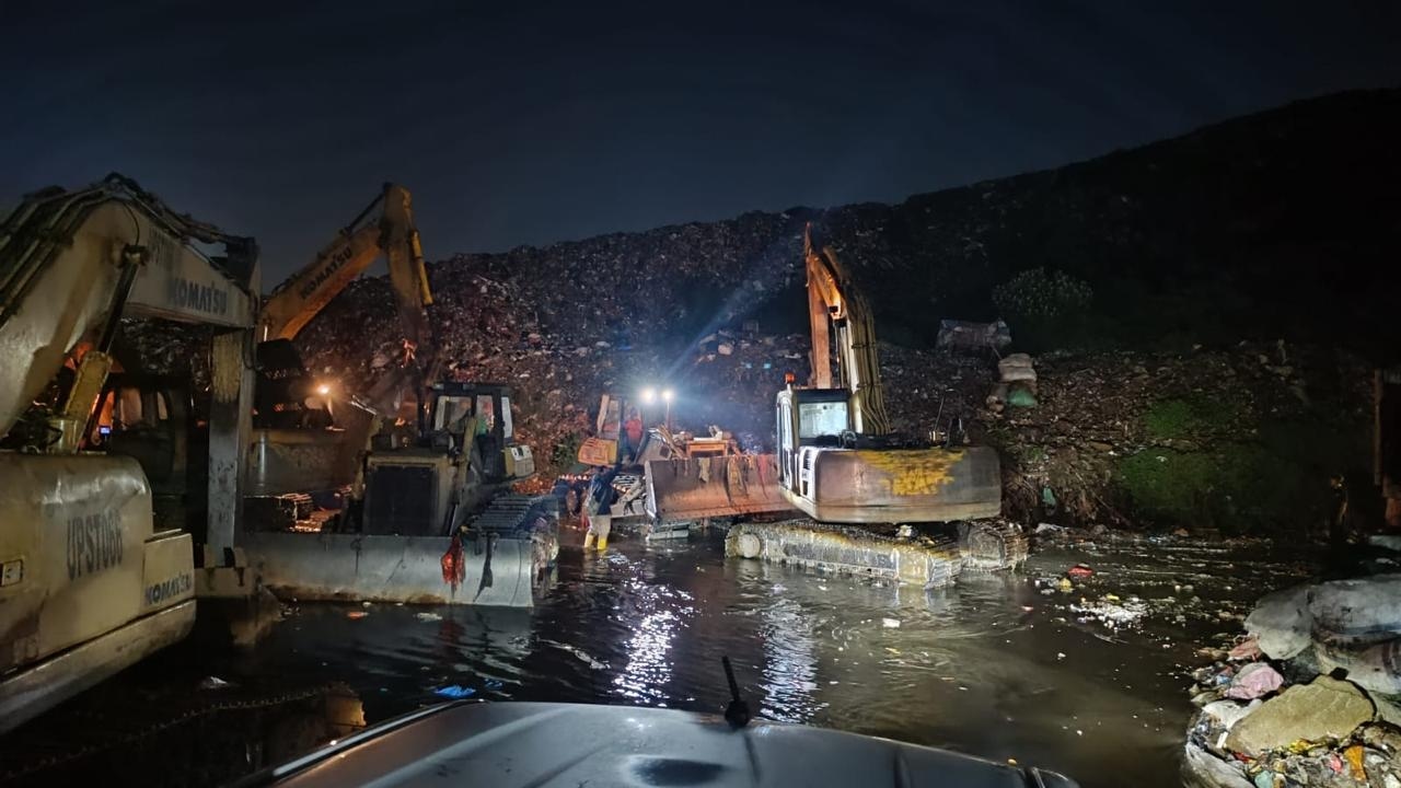 Imbas Longsor, Pemprov Jakarta Siapkan Lokasi Sementara Pembuangan Sampah di Bantar Gebang
