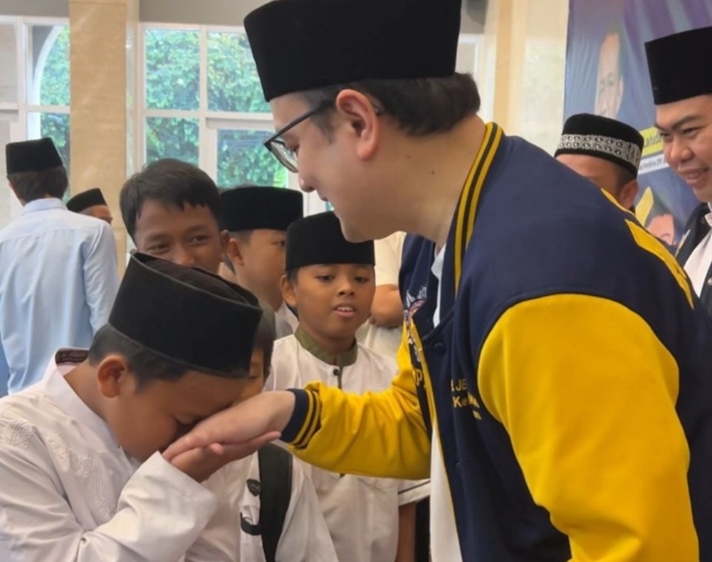 Buka Puasa Bersama, AMPI Santuni Ratusan Anak Yatim dan Beri Bantuan untuk Masjid Golkar