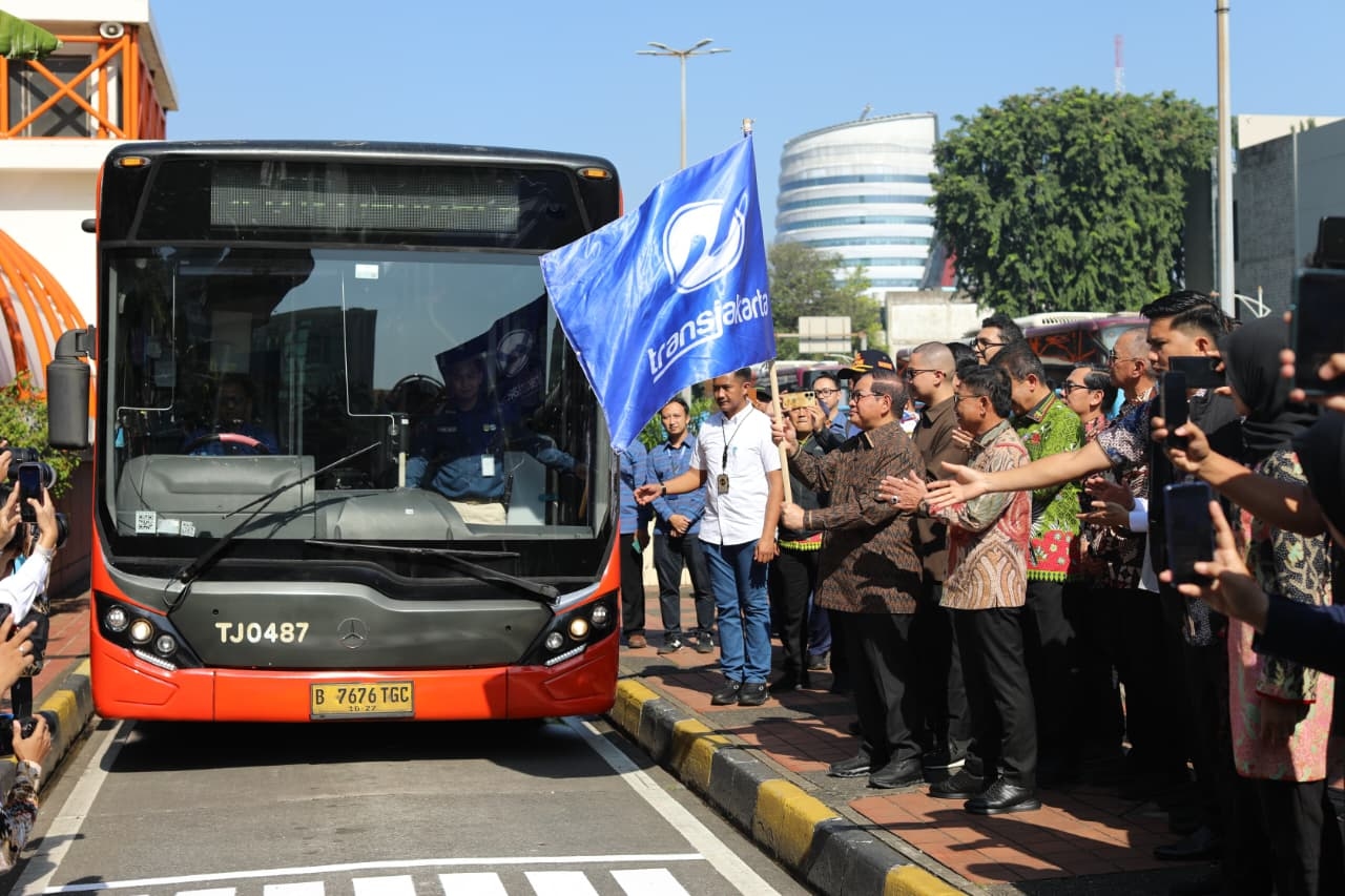 Transjabodetabek Blok M - Bandara Soekarno Hatta Resmi Mengaspal, Tarif Rp3.500 Selama 3 Bulan
