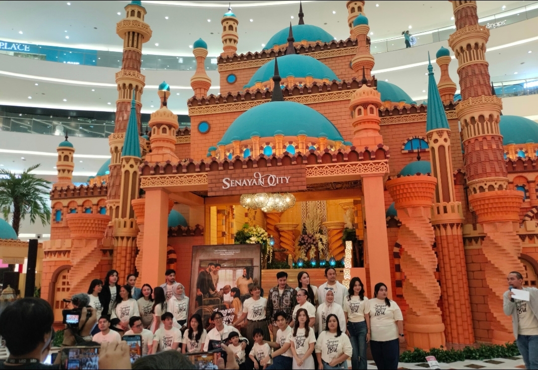 Enggak Sekadar Hadirkan Air Mata, Film Jangan Buang Ibu Jadi Surat Cinta Lintas Generasi untuk Orang Tua ​