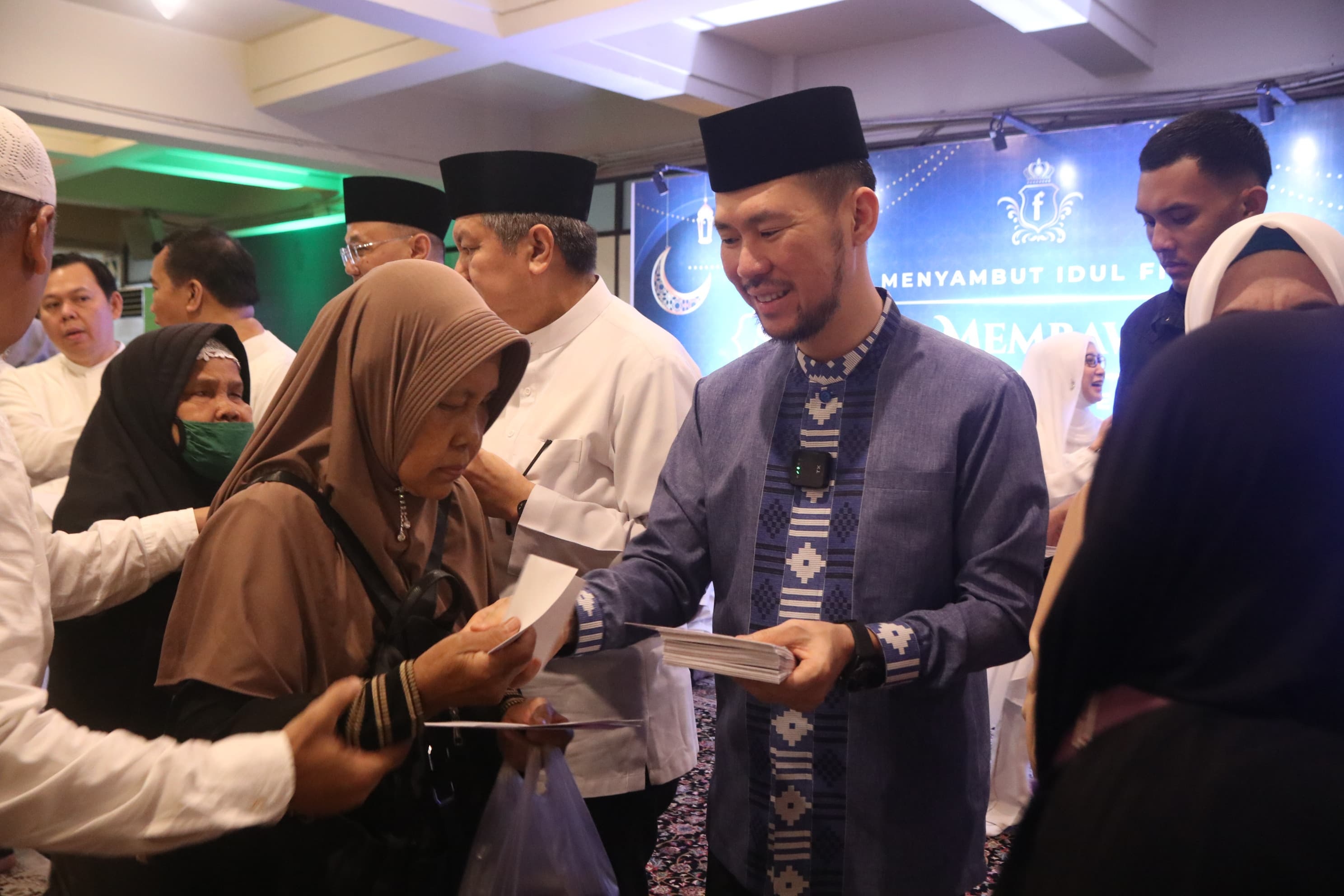 Bank Dana Niaga Serahkan Santunan ke1.000 Tunanetra Se-Jabodetabek