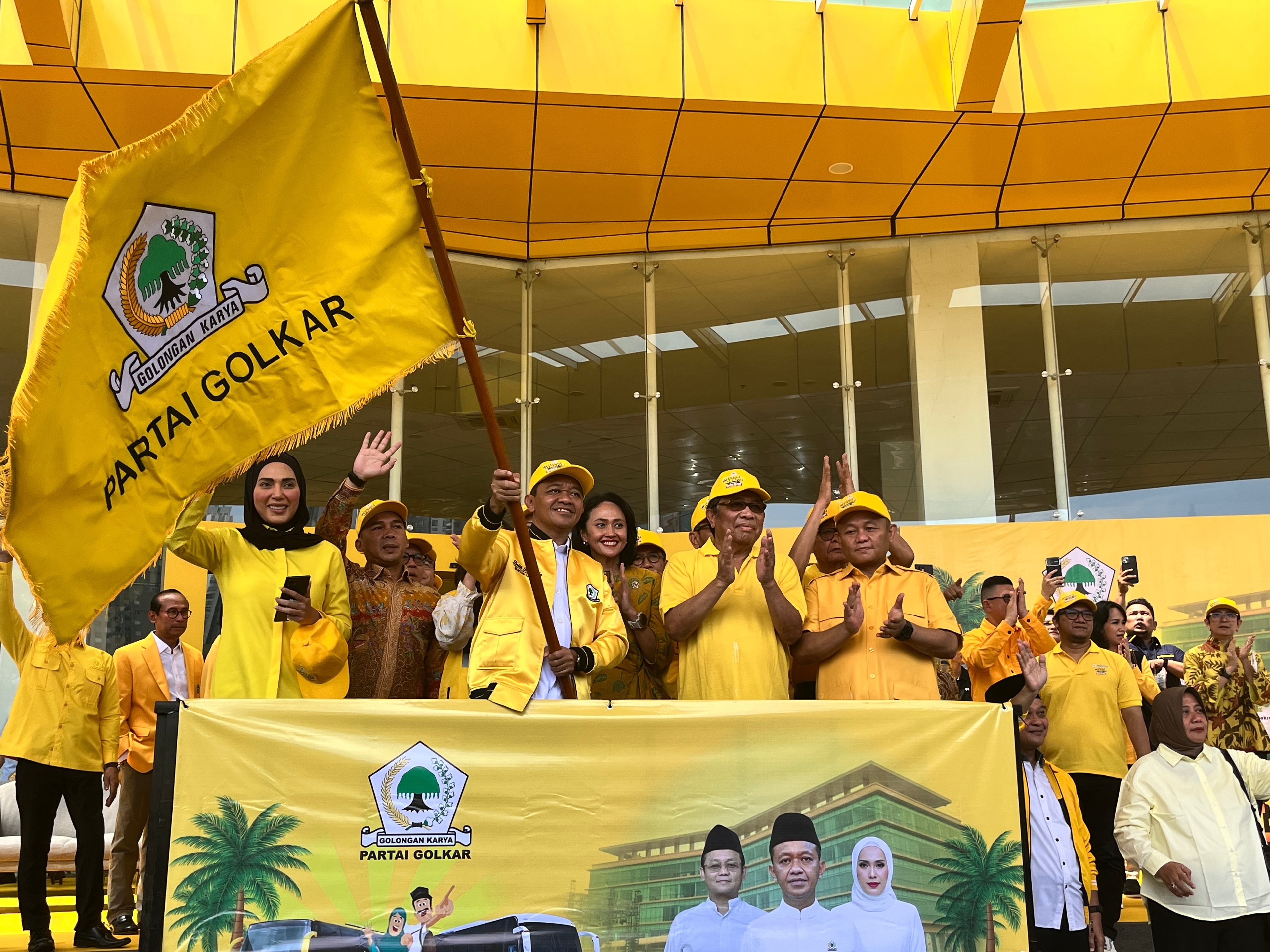 Bahlil Lepas Mudik Gratis Golkar, Seribu Pemudik Diberangkatkan ke Sejumlah Kota