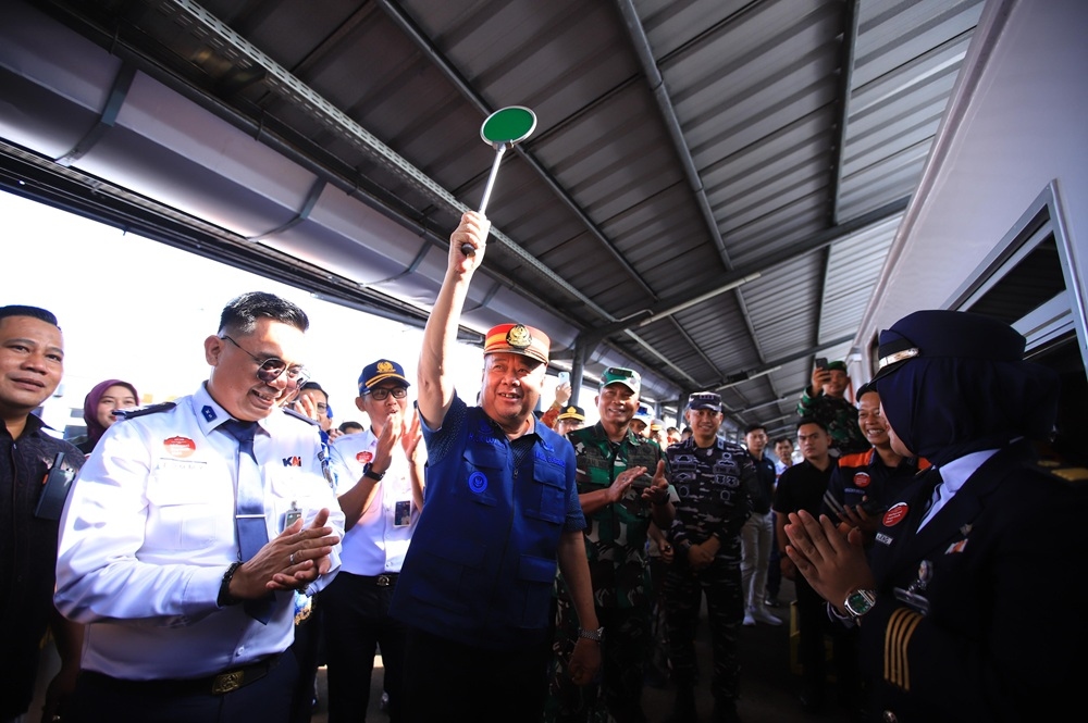 Wagub Cik Ujang Lepas Mudik Gratis Pemprov Sumsel, Ingatkan Pemudik Utamakan Keselamatan