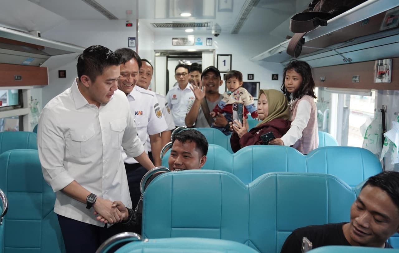 Kereta Api Kerakyatan Diluncurkan, Harga Tiket Lebih Murah Tapi Kualitas Meningkat