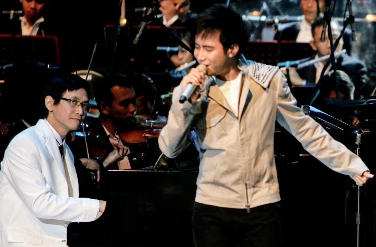 Addie MS dan Memes Ziarah ke Makam Vidi Aldiano, Kenang Sosok ‘Duta Persahabatan’