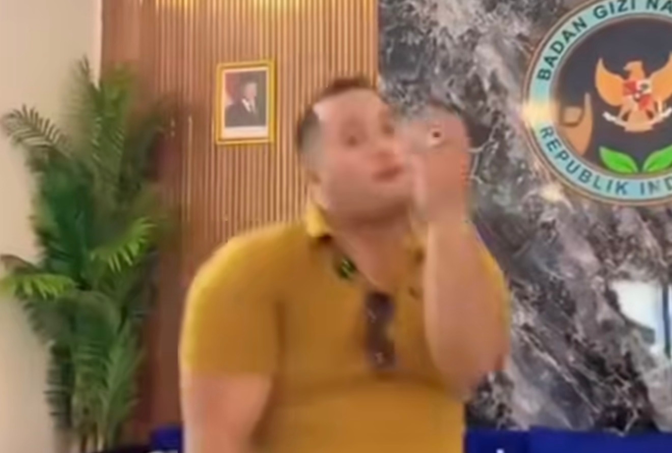 BGN Tindak Tegas Hendrik Irawan Usai Video Joget di Dapur MBG Viral: Operasional SPPG-nya Kita Suspend