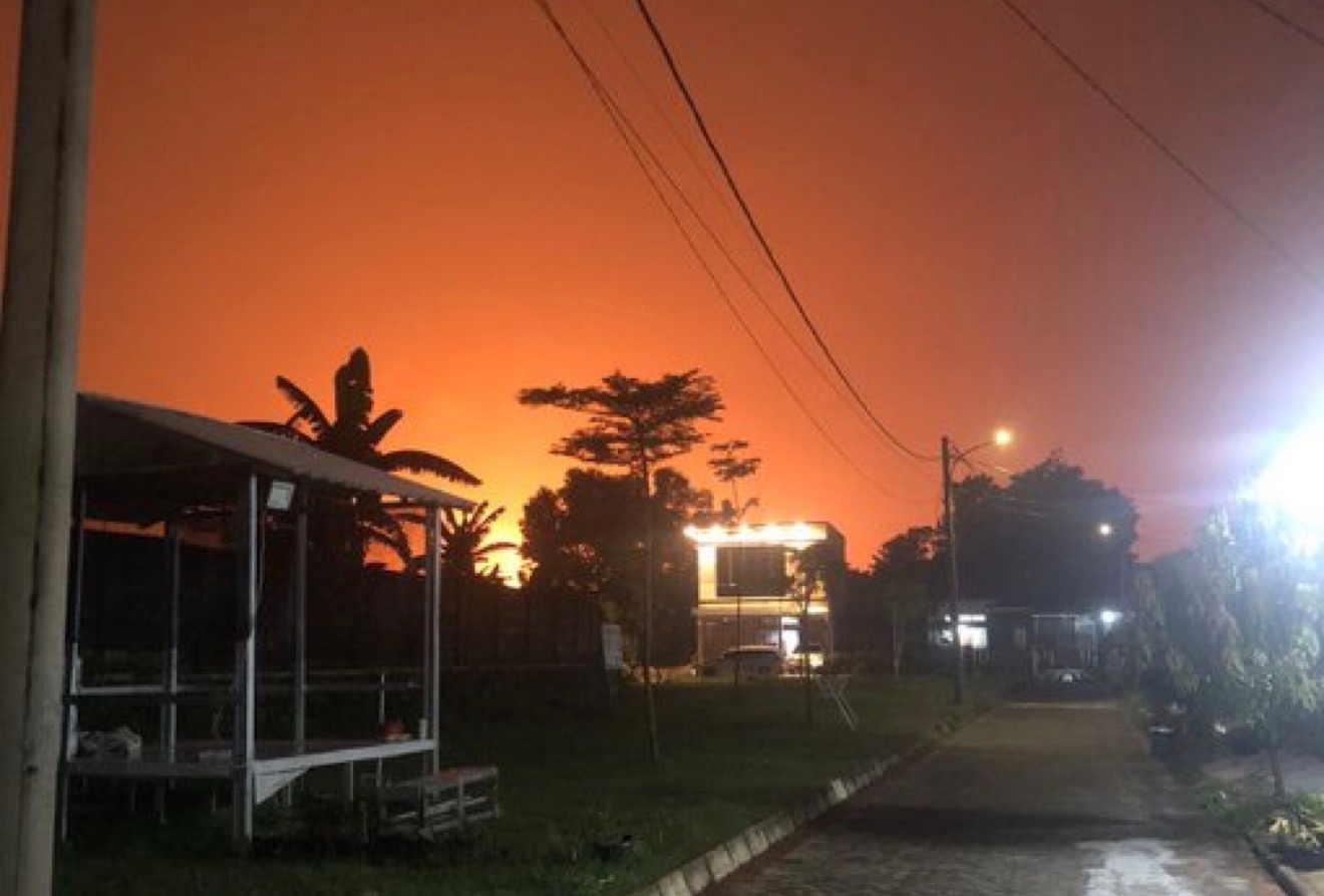 SPBE Cimuning Meledak, Kebakaran Besar Meluas hingga ke Rumah Warga