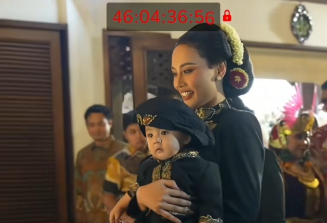 Andalkan Pawang Hujan hingga Persiapan Bak Roro Jonggrang, Erika Carlina Sukses Gelar Tedak Siten untuk Endu ​