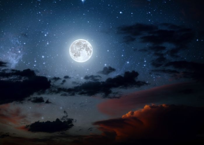 Penjelasan Lengkap Alasan Angin Malam Terasa Lebih Dingin