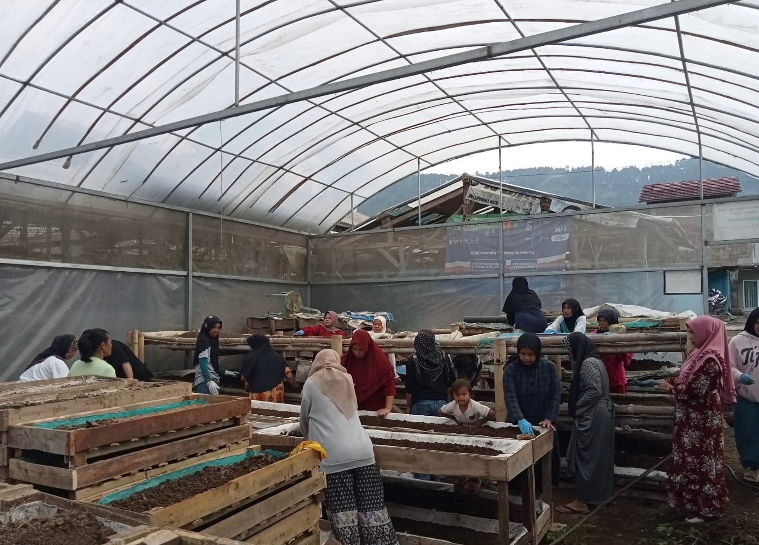 Dari Limbah Jadi Cuan, Nasabah PNM Mekaar di Bandung Barat Sukses Kembangkan Usaha Lewat Sinergi Ultra Mikro BRI