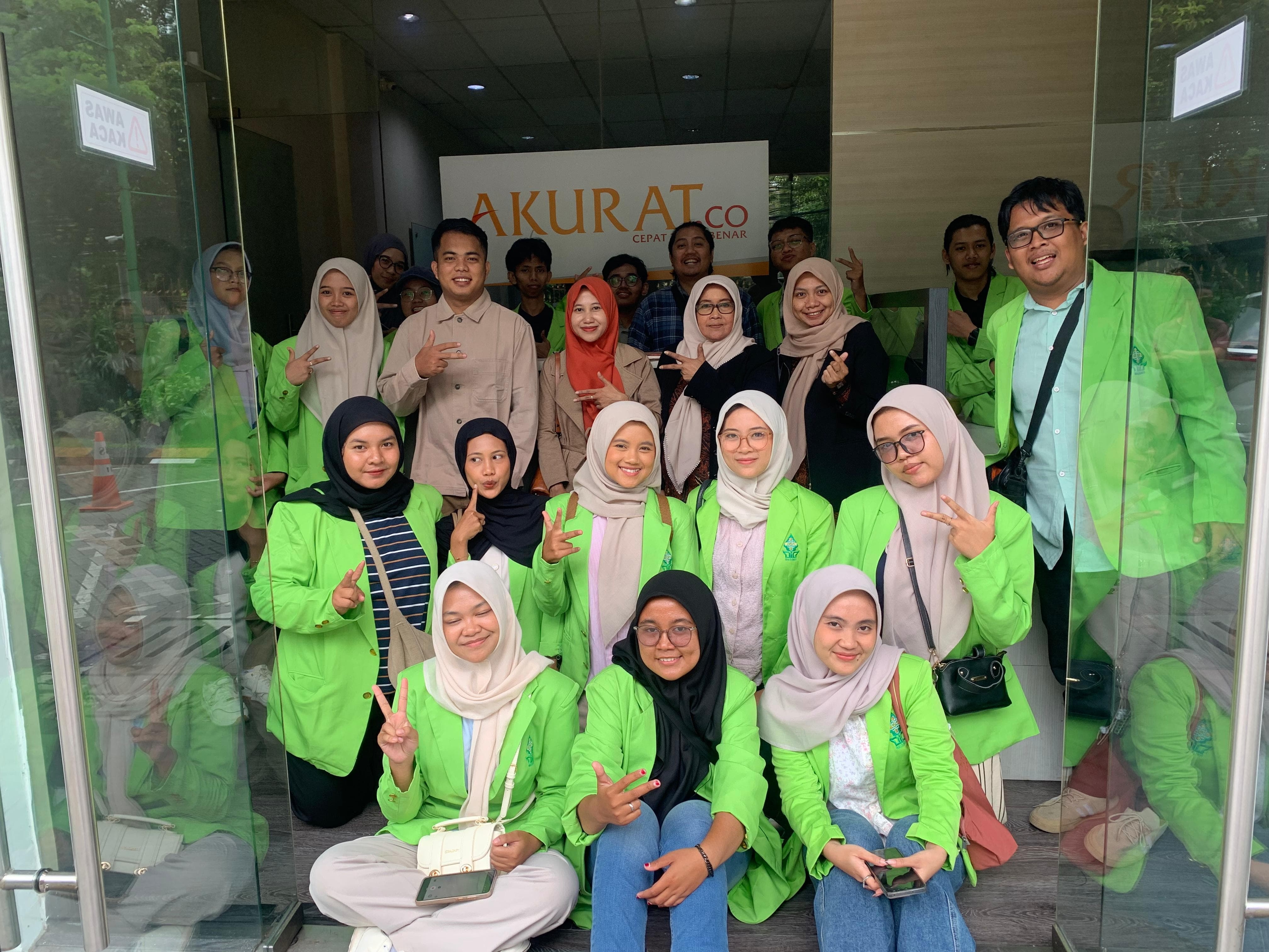 Siapkan Jurnalis Muda, KPI UIN Walisongo Ajak Mahasiswa Kunjungi Media Akurat.co  ‎