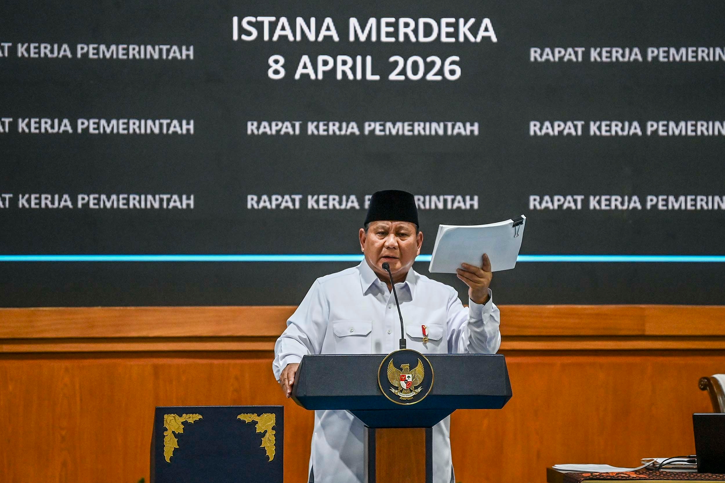 Prabowo Targetkan Indonesia Produksi Massal Mobil Sedan Listrik pada 2028