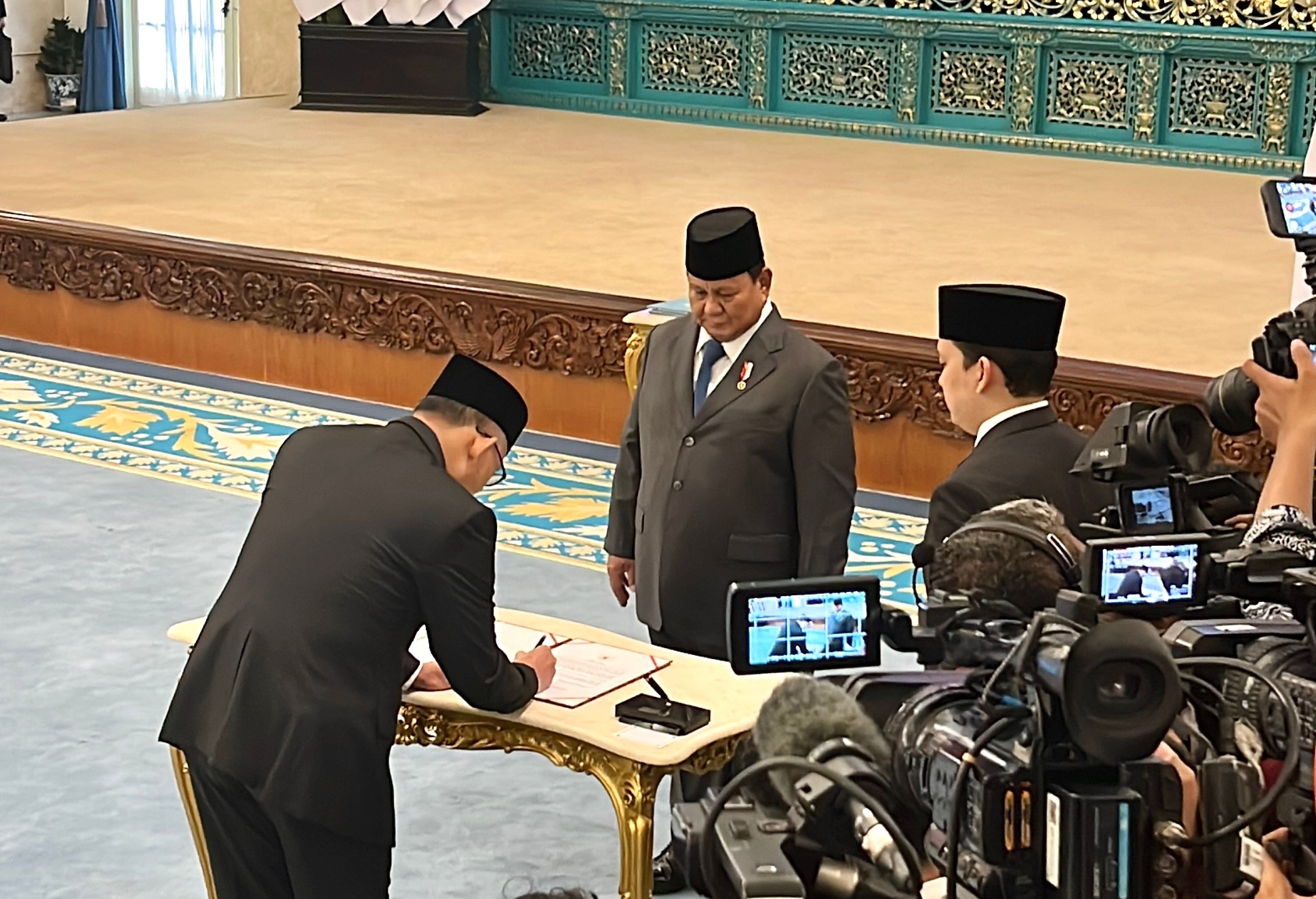 Andi Rahadian Resmi Dilantik Jadi Dubes Oman-Yaman, Siap Tingkatkan Hubungan Bilateral Indonesia