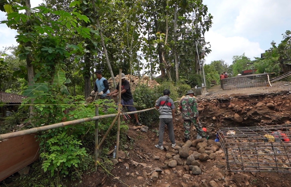 Warga Nglembu Bersyukur, Jembatan Gantung Penghubung Sambi–Simo Akhirnya Dibangun