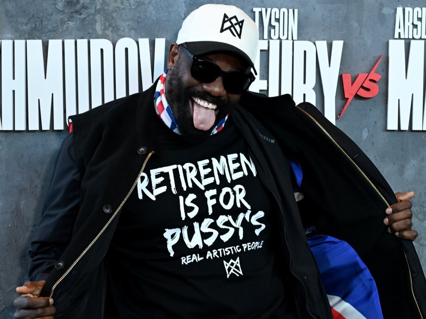 Tak Puas Atas Kekalahan Lawan Deontay Wilder, Derek Chisora Isyaratkan Batal Pensiun