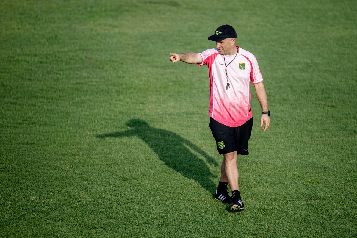 Persebaya Tersingkir dari Perburuan Gelar, Bernardo Tavares Pilih Fokus Evaluasi Tim