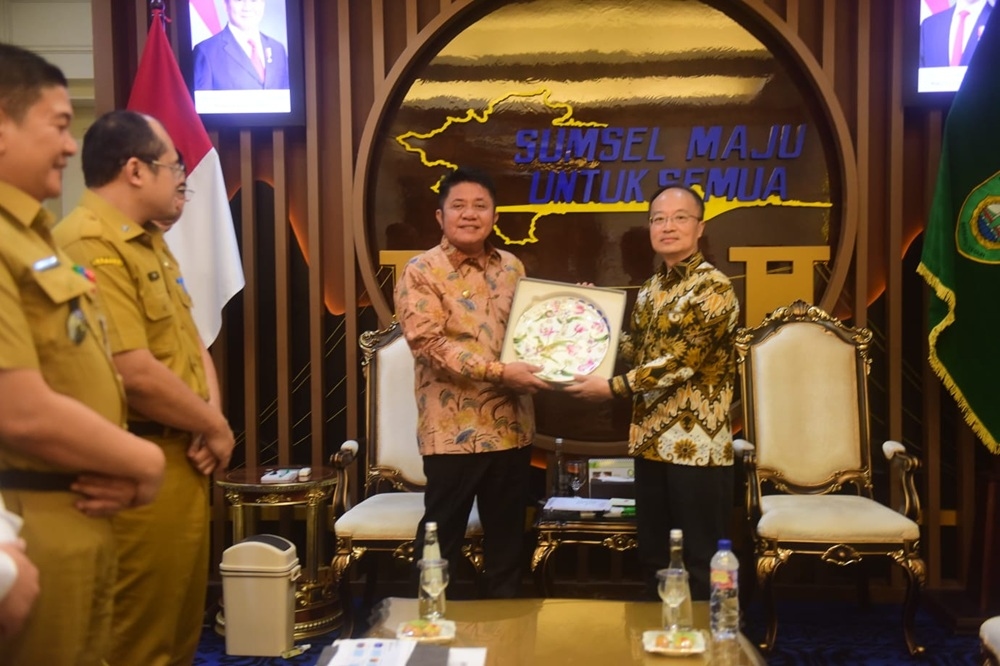 Gubernur Herman Deru Terima Kunjungan Konjen Tiongkok, Dorong Peluang Investasi dan Kerja Sama Sumsel