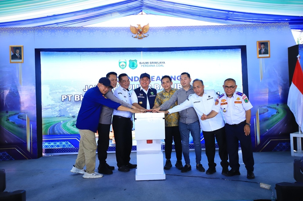 Dorong Ekonomi dan Keselamatan, Gubernur Herman Deru Laksanakan Groundbreaking Jalan Hauling 10,46 Kilometer di Muba