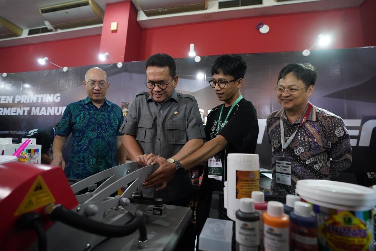 Ekspor Tekstil RI Tembus USD11,98 Miliar, Surplus USD2,81 Miliar