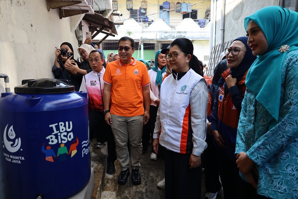 PAM Jaya Bersama TP PKK Bagi-bagi Toren Air Gratis di Jakarta Utara