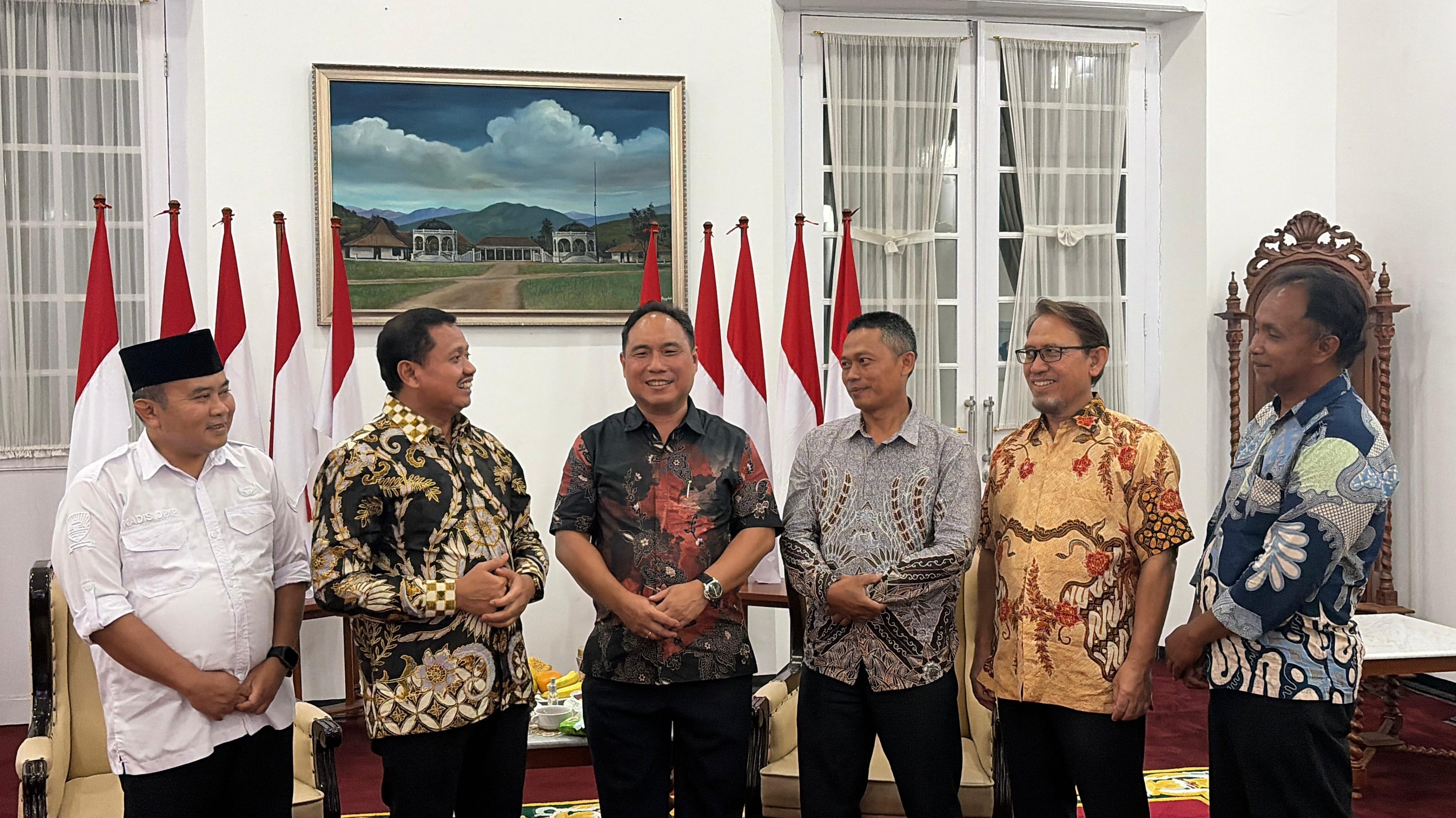 Garudafood Gandeng Pemkab Sumedang Berdayakan Petani Kacang hingga Budidaya Sapi Perah