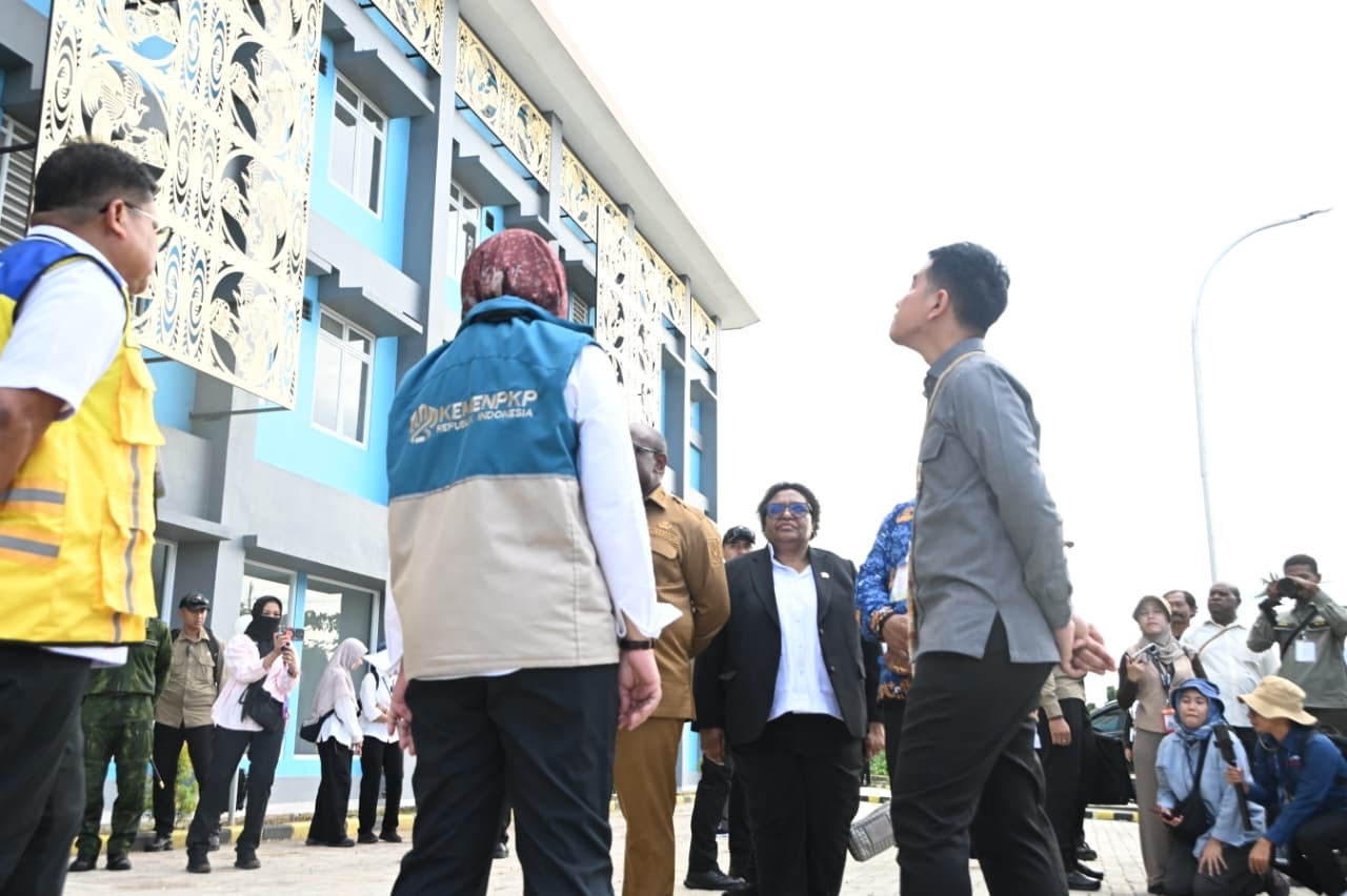 Tinjau Rusun ASN di Nabire, Gibran: Bangunan Cacat Jangan Diserahterimakan