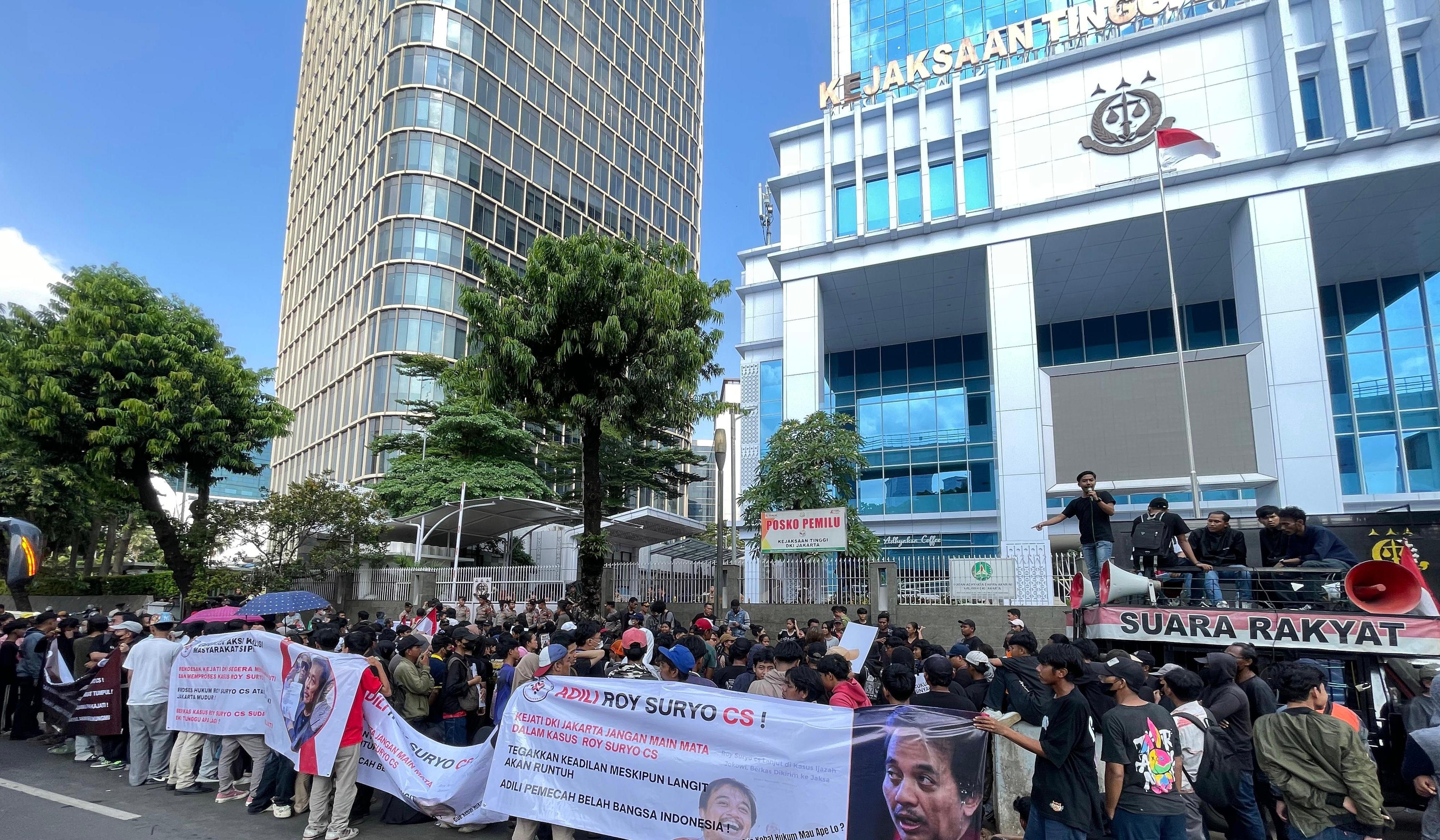 Proses Hukum Mandek, Kejati Jakarta Didesak Segera Tindaklanjuti Kasus Roy Suryo CS