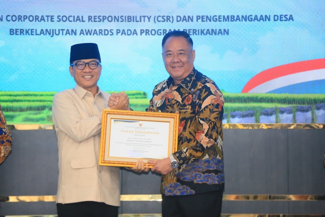 Pemprov Sumsel di Bawah Kepemimpinan Gubernur Herman Deru dan Wagub Cik Ujang Terima Penghargaan CSR dari Kemendes PDT