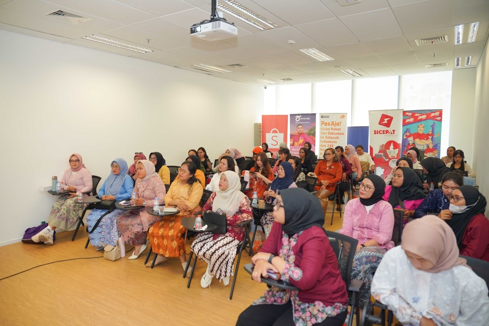 Rayakan Hari Kartini, Shopee dan 5 Mitra Logistik Perkuat Kemandirian Ekonomi Perempuan