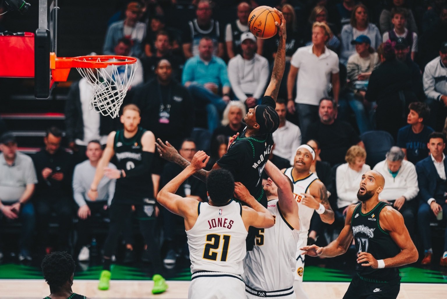 Play-Off NBA: Timberwolves Mengamuk, Balikkan Keadaan Untuk Memimpin 2-1 Atas Nuggets