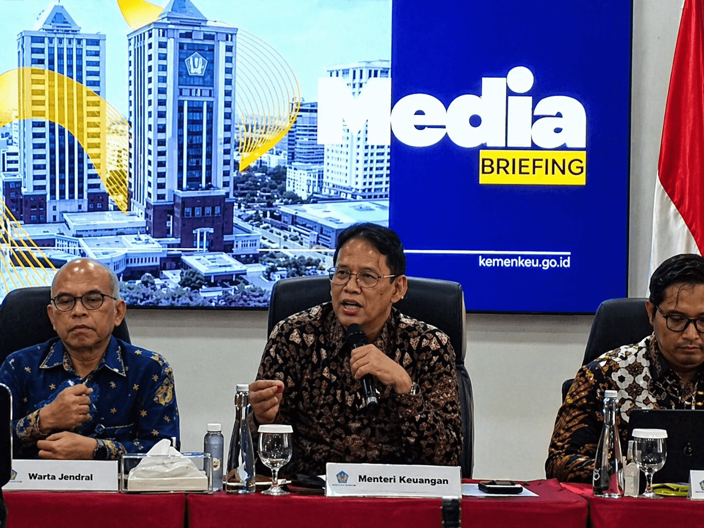 Pajak Naik 20,7 Persen, APBN Jadi Peredam Ekonomi Global
