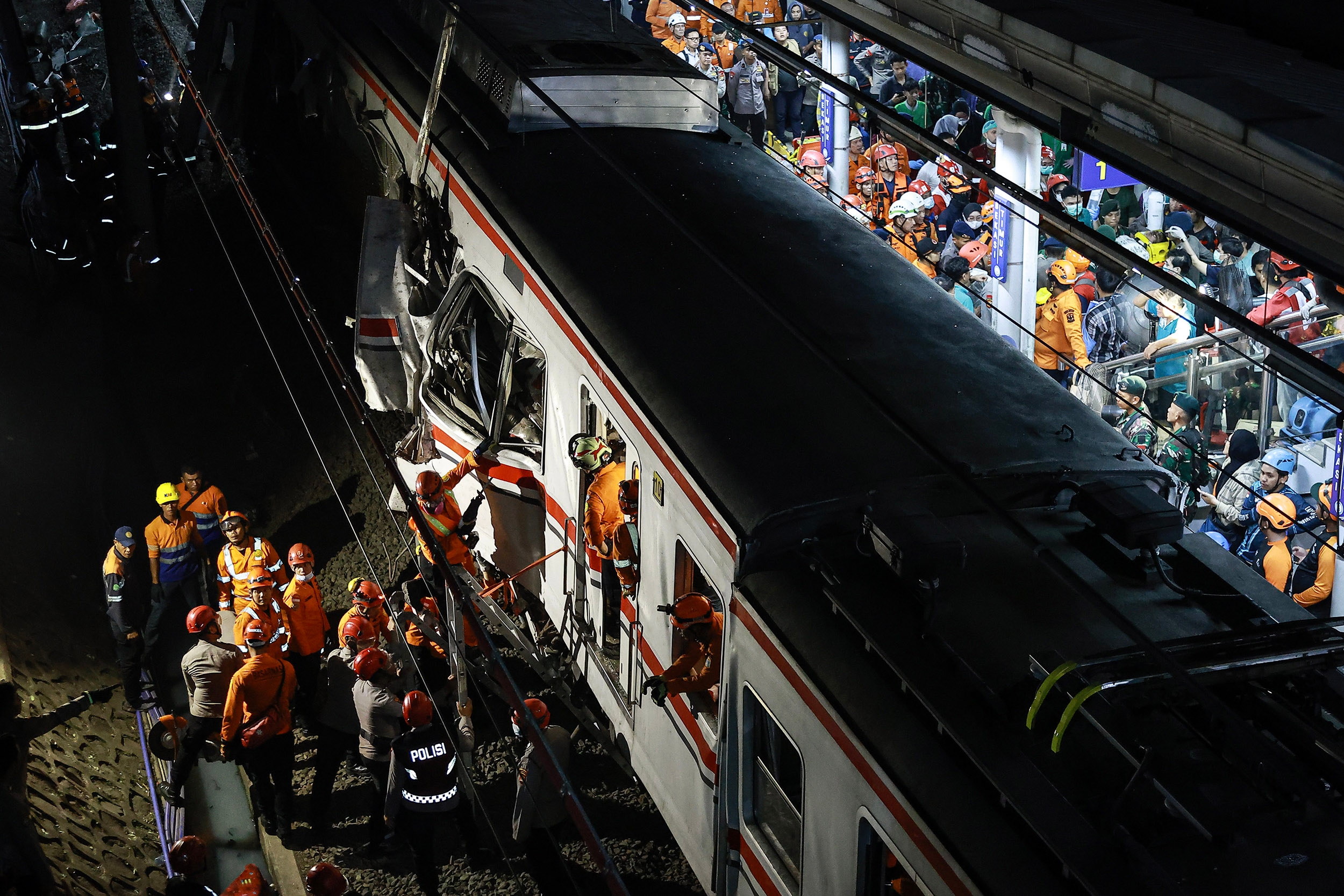Imbas Kecelakaan di Stasiun Bekasi Timur, KAI Batalkan Perjalanan 13 KA Jarak Jauh