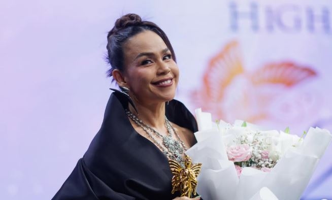 ​Dinilai Tak Antusias Unboxing Souvenir El-Syifa, Melaney Ricardo: Gimmick dan Strategi Konten!