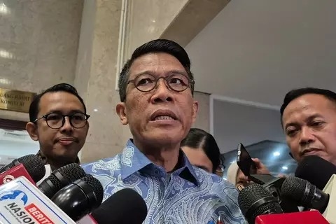 Rupiah Cetak Rekor Terlemah, Komisi XI Desak BI Segera Bertindak