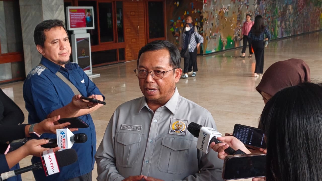 PDIP Menang Tender Proyek Pemerintah, Herman Khaeron: Presiden Tidak Membedakan Warna Bendera