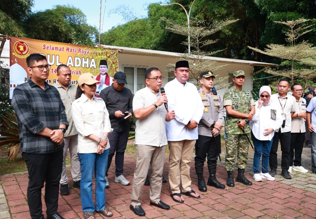 Prabowo Rutin Salurkan Hewan Kurban untuk Warga di Hambalang, Tiap RW Dapat Seekor Sapi