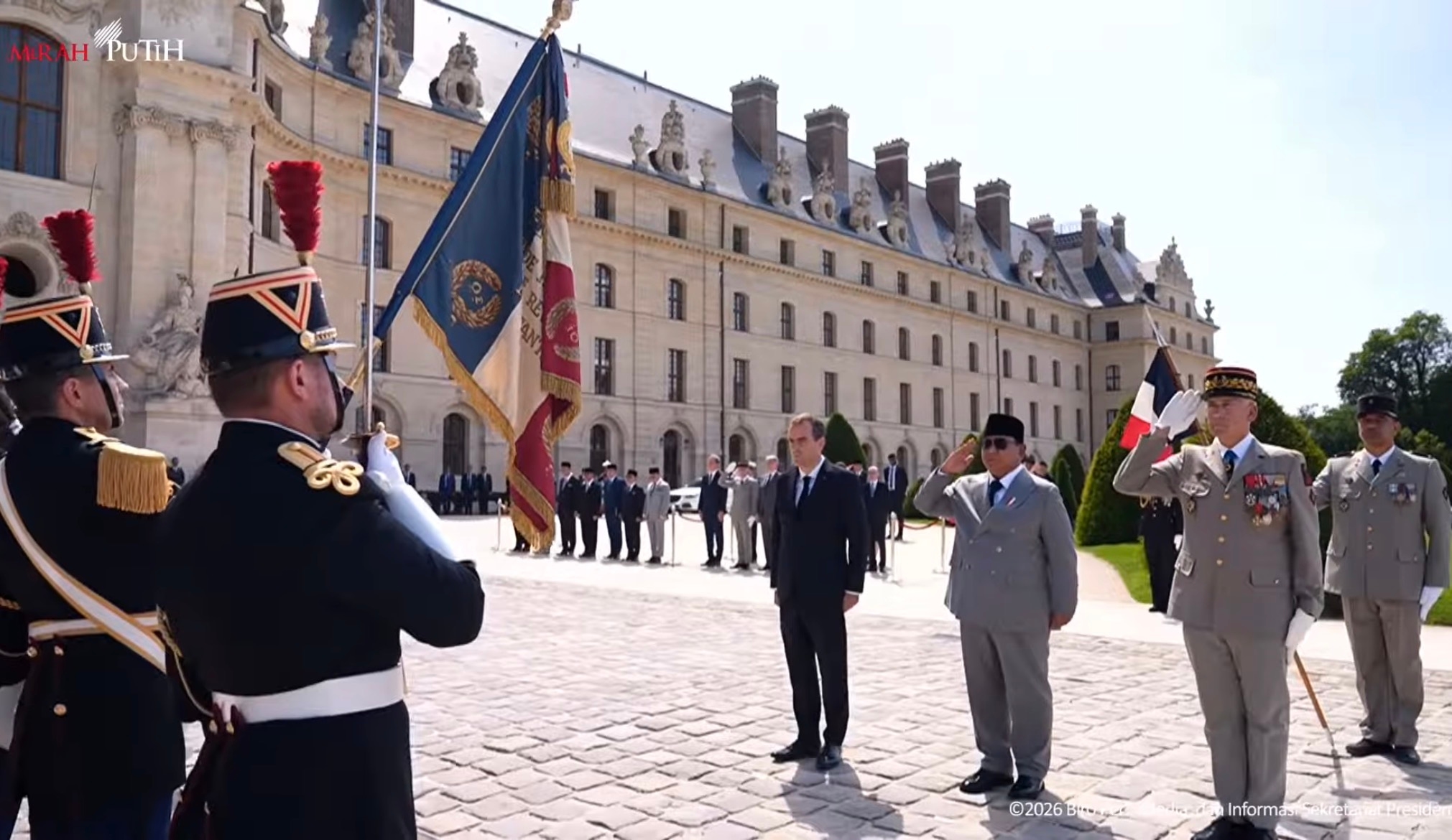 Tiba di Paris, Prabowo Dapat Sambutan Kenegaraan dari Pemerintah Prancis