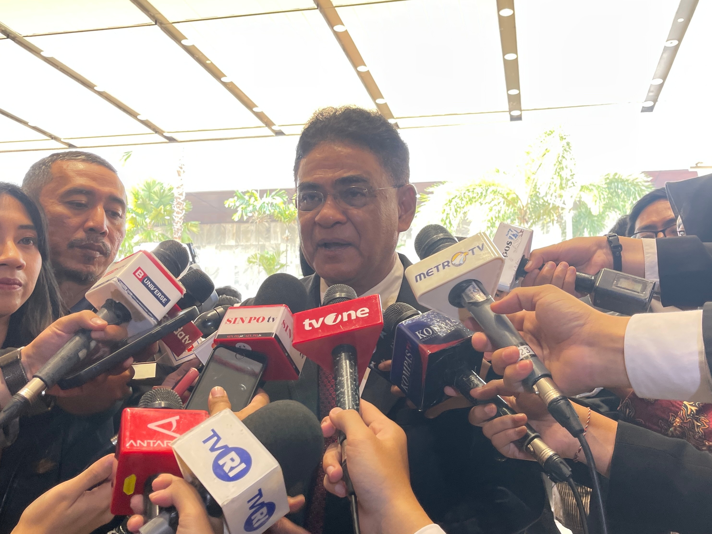 PDIP Sentil Gaya Komunikasi Pemerintah di Tengah Gejolak Ekonomi: Rakyat Butuh Kepastian dan Empati